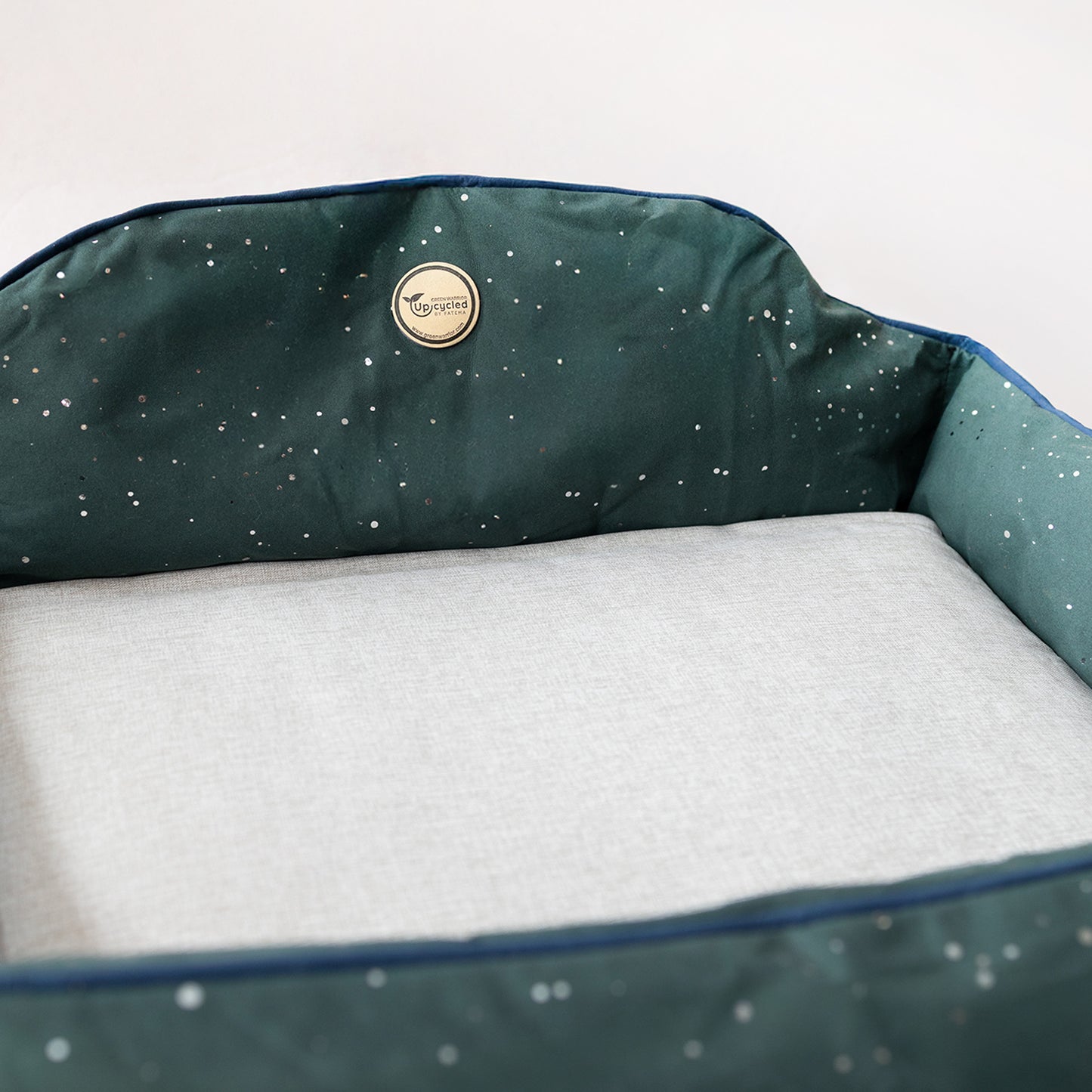 Plush Pet Bed with Star Pattern